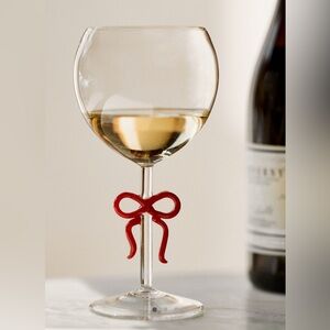 ANTHROPOLOGIE BENEDITA RED BOW COUPE WINE GLASS NEW